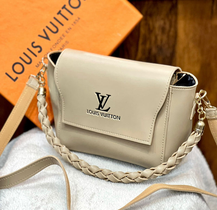 Louis vuitton AAA Quality Girls Crossbody