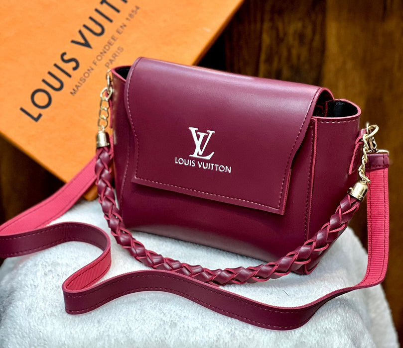 Louis vuitton AAA Quality Girls Crossbody