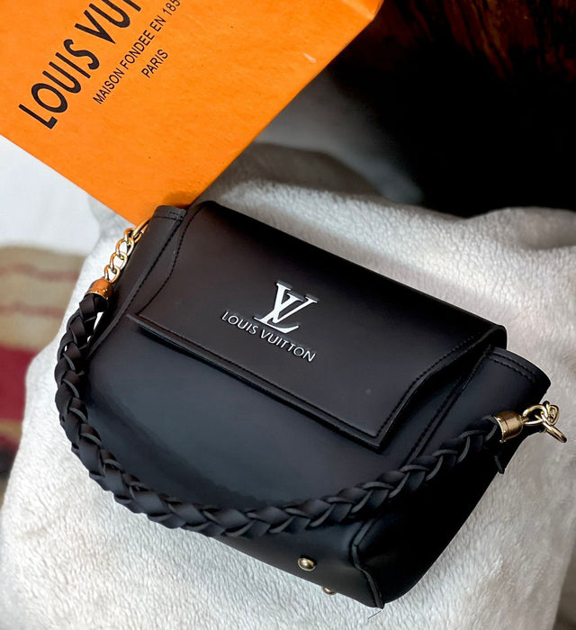 Louis vuitton AAA Quality Girls Crossbody