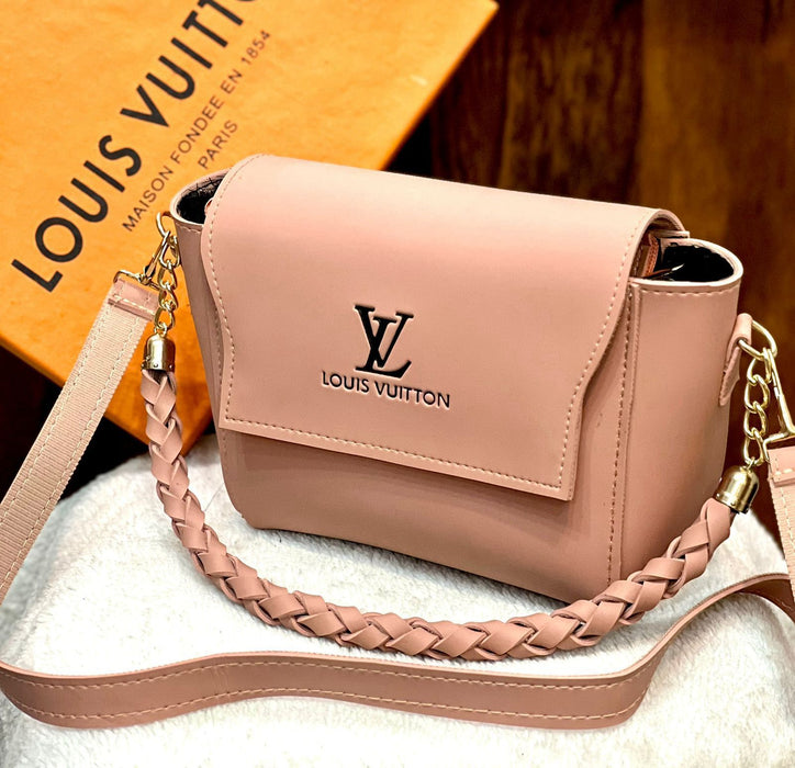 Louis vuitton AAA Quality Girls Crossbody