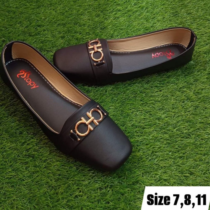 Women’s Flats with Size Labels on Every Image