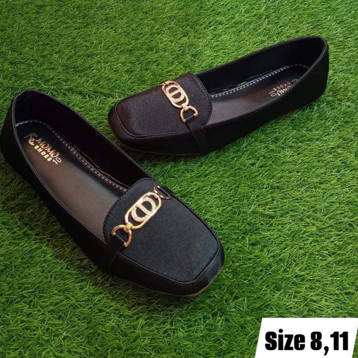 Women’s Flats with Size Labels on Every Image