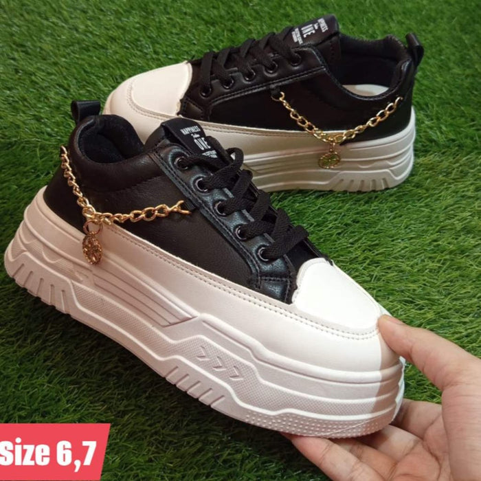 Fashion sneakers for men and women