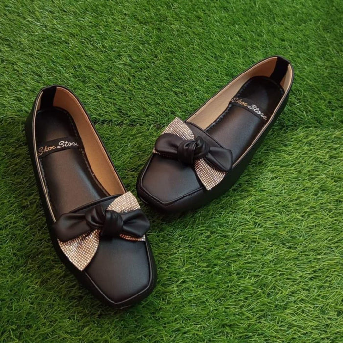 Restocked women’s flats size range 7-11