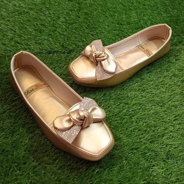 Restocked women’s flats size range 7-11