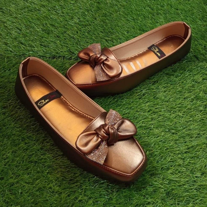 Restocked women’s flats size range 7-11