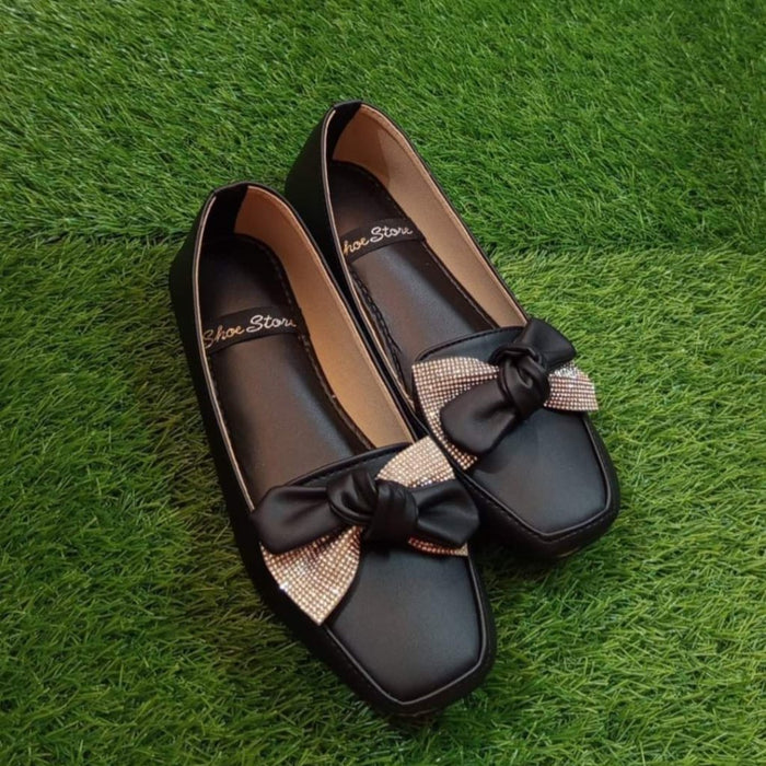 Restocked women’s flats size range 7-11