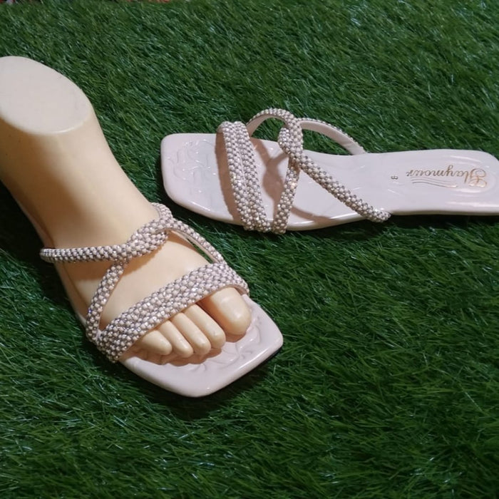 Durable women’s sandals for all sizes