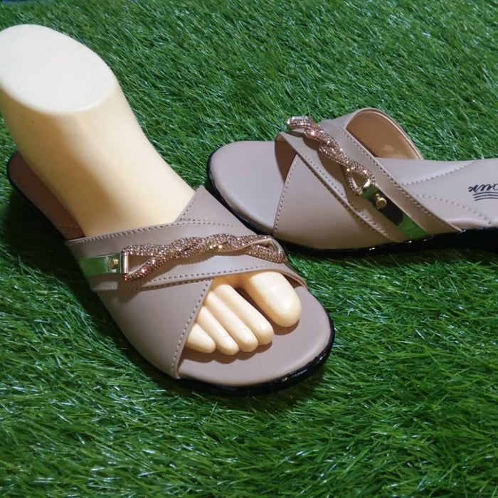 Durable women’s sandals for all sizes