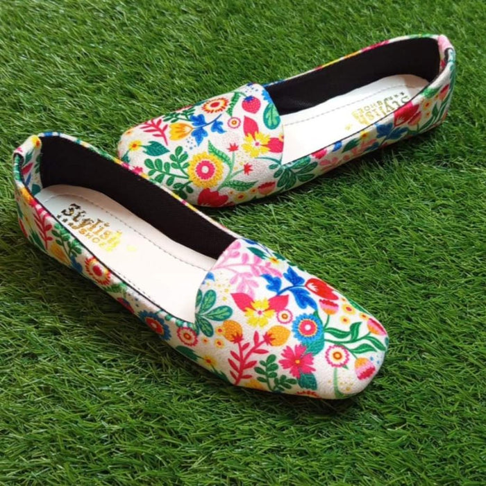 Unisex Flats in Shoes (Sizes 6-10)