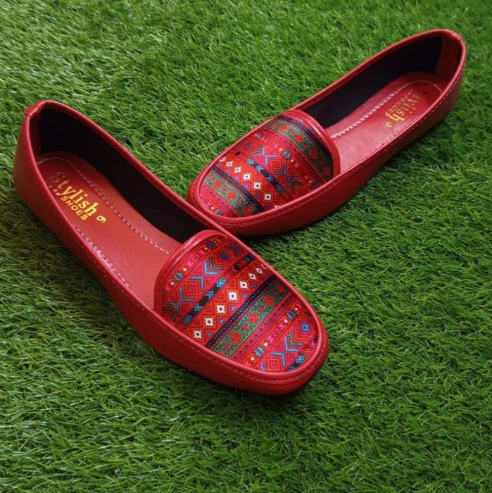 Unisex Slippers in Shoes (Sizes 6-10)