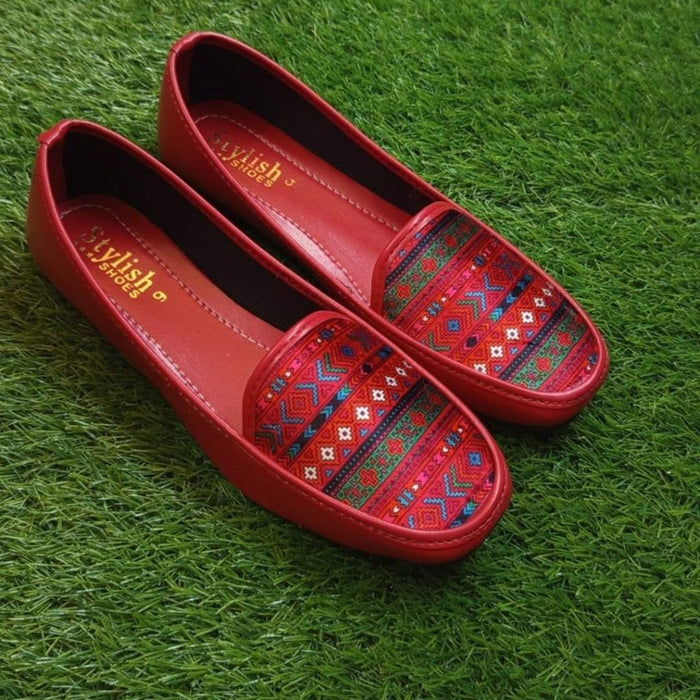 Unisex Slippers in Shoes (Sizes 6-10)