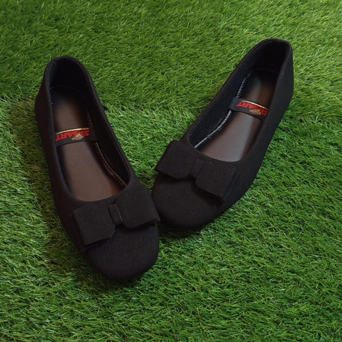 Classic women’s flats available in sizes 6-11