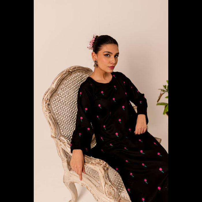 Zara Shahjahan Winter Collection 2024 – 2-Piece Embroidered Dhanak Unstitched